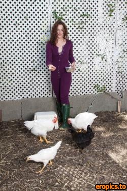 WeAreHairy Fiona M - Fiona M feeds her chickens and then strips naked x107 3000px (Jul 3, 2014)